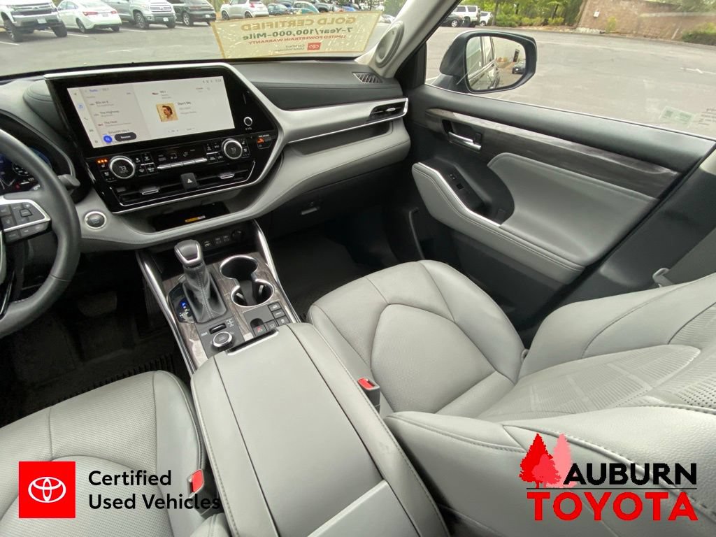Certified 2024 Toyota Highlander Platinum AWD/4WD image 33