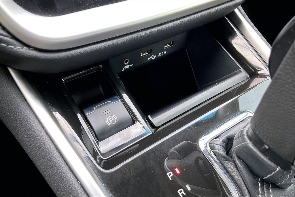 Used 2022 Subaru Outback Premium image 24