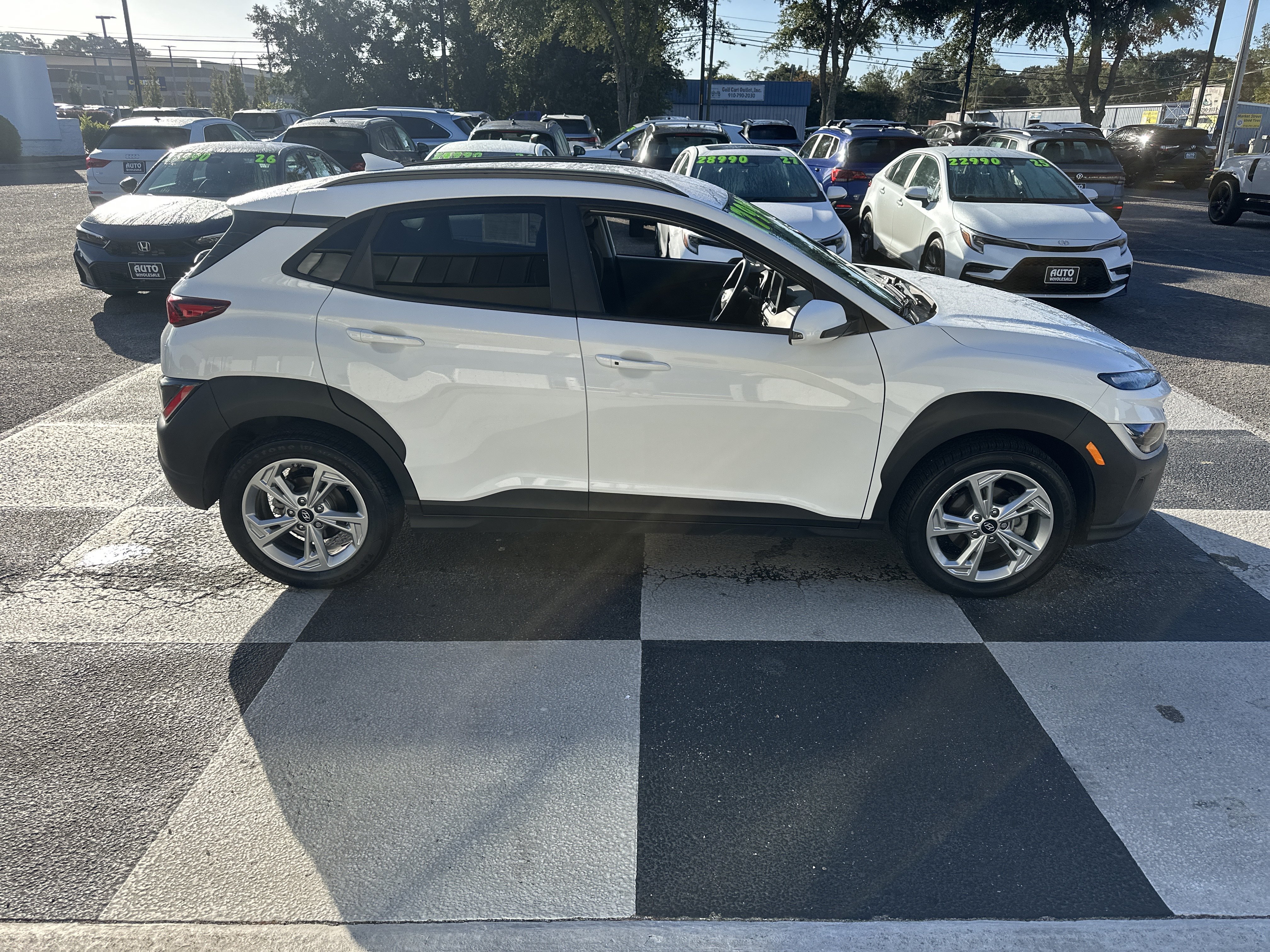 Used 2022 Hyundai Kona SEL w/ Cargo Package FWD image 3