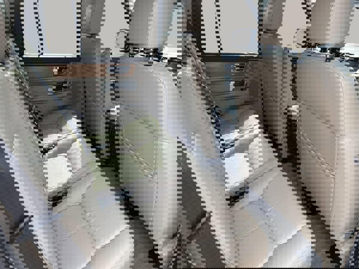 Used 2015 Land Rover LR4 HSE LUX image 14