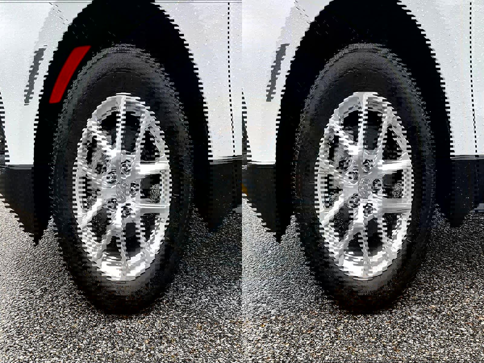 Used 2024 Chevrolet Equinox LS image 7