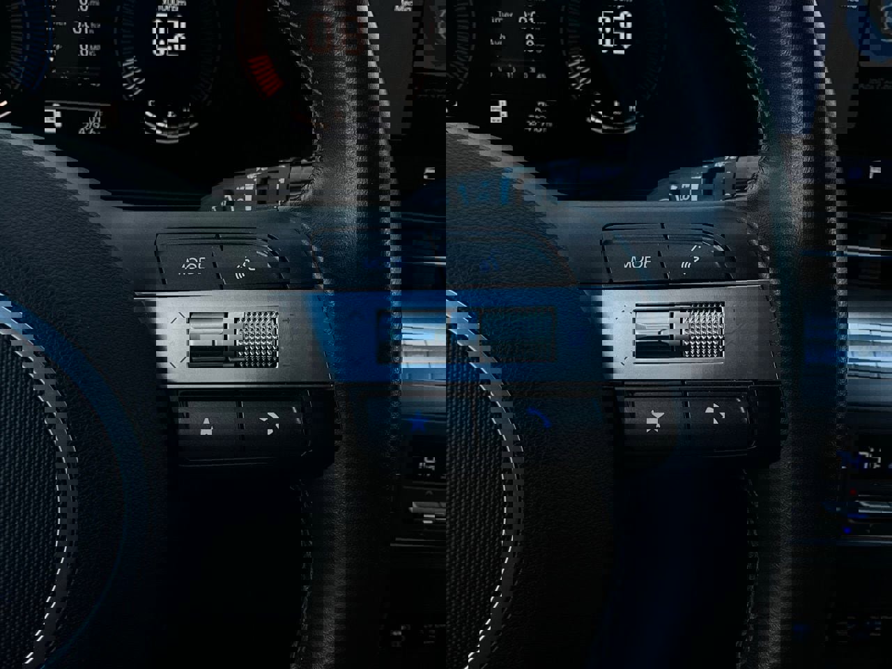 Used 2025 Hyundai Kona SEL image 36