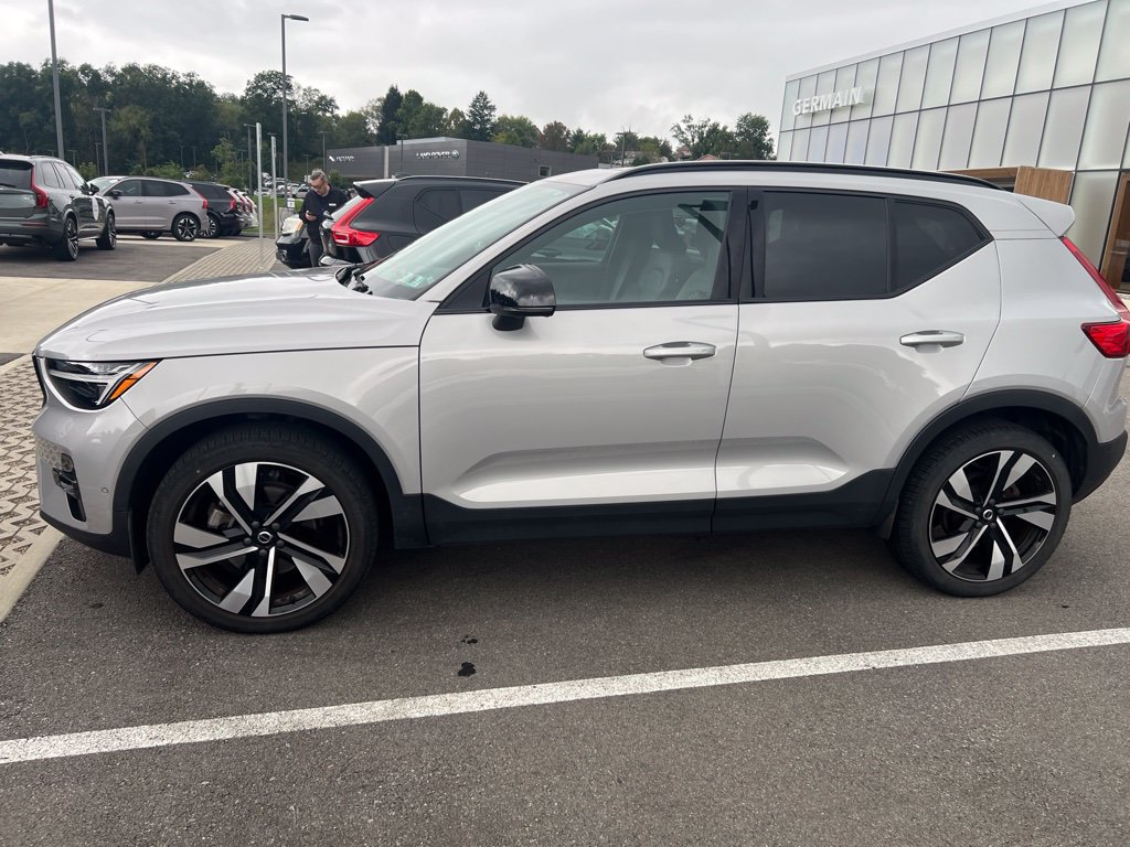 Certified 2023 Volvo XC40 B5 Ultimate w/ Climate Package AWD/4WD image 13