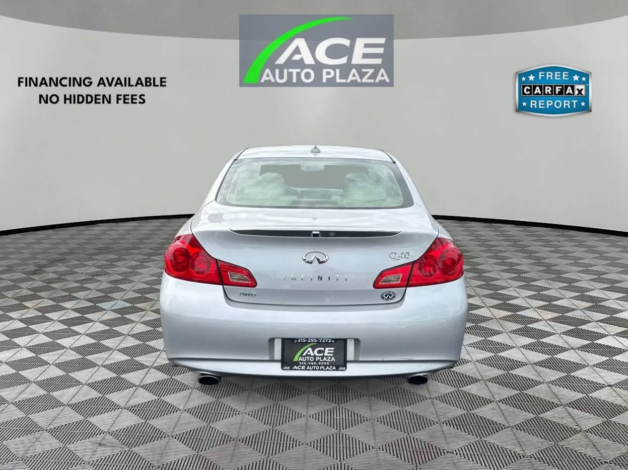 Used 2015 INFINITI Q40 AWD w/ Moonroof Package image 6