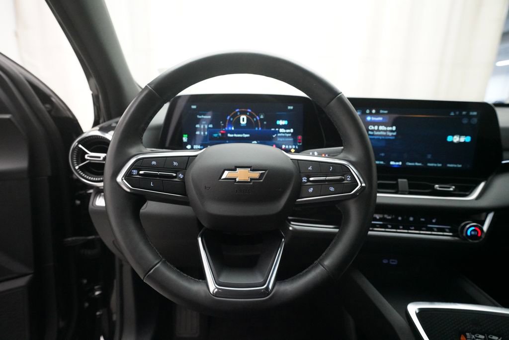 Used 2025 Chevrolet Equinox LT w/ Convenience Package II image 4