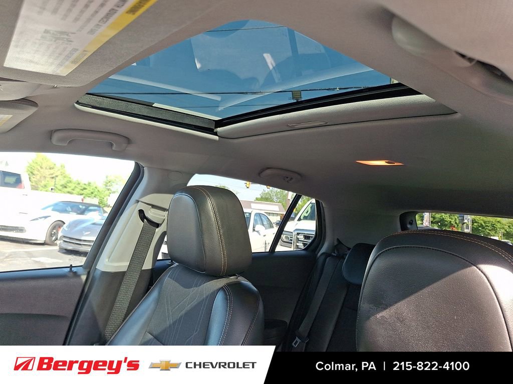 Used 2018 Chevrolet Trax LT w/ LT Convenience Package FWD image 17