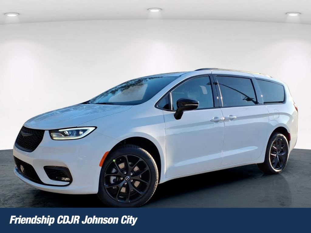 New 2026 Chrysler Pacifica Select w/ S Appearance Package AWD/4WD image 1