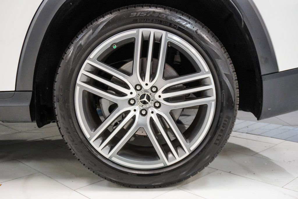 Used 2024 Mercedes-Benz GLS 450 4MATIC image 11