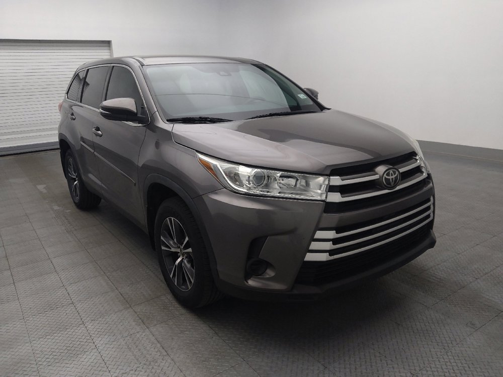 Used 2019 Toyota Highlander LE FWD image 13