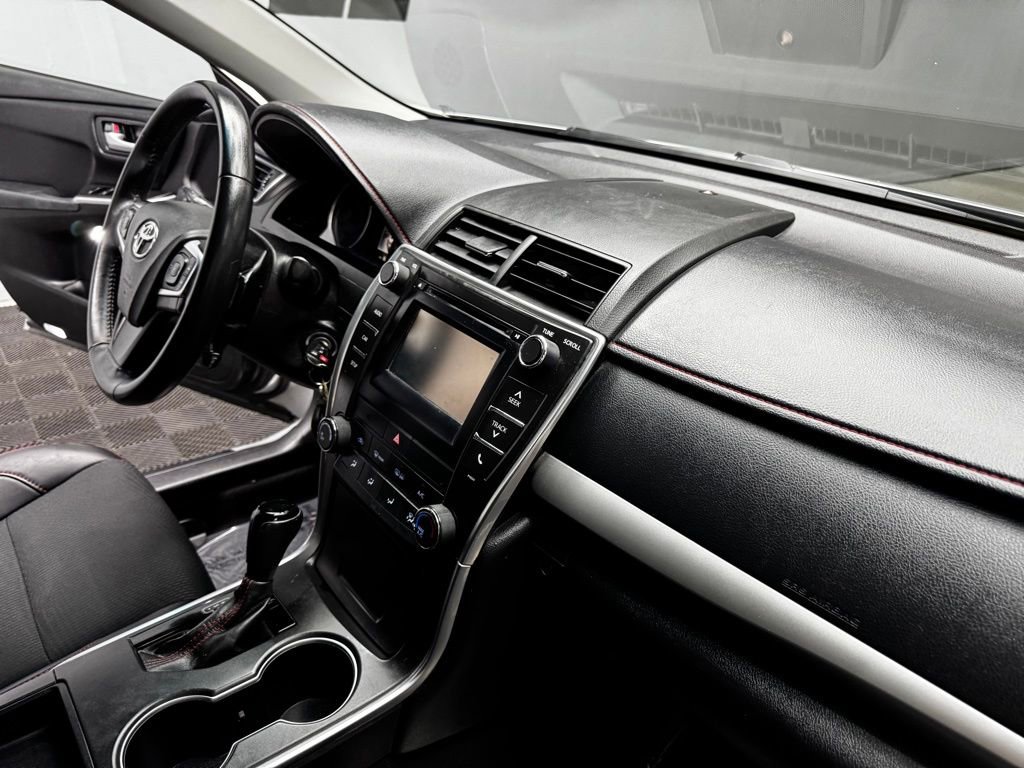 Used 2017 Toyota Camry SE FWD image 48