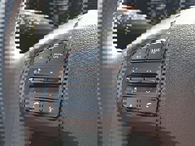 Certified 2022 Hyundai Venue SEL image 45