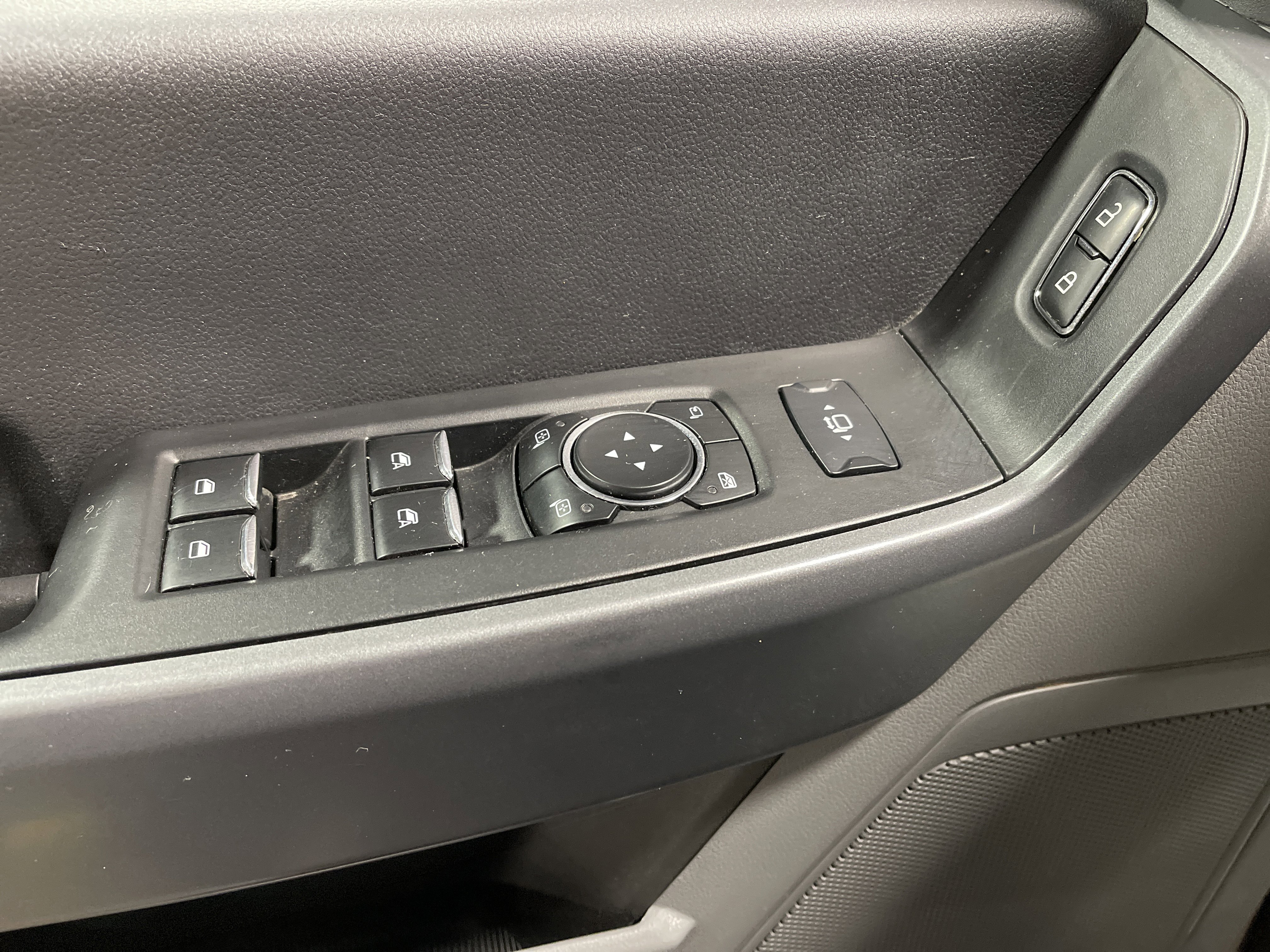 Used 2024 Ford F350 XLT w/ Camper Package image 10