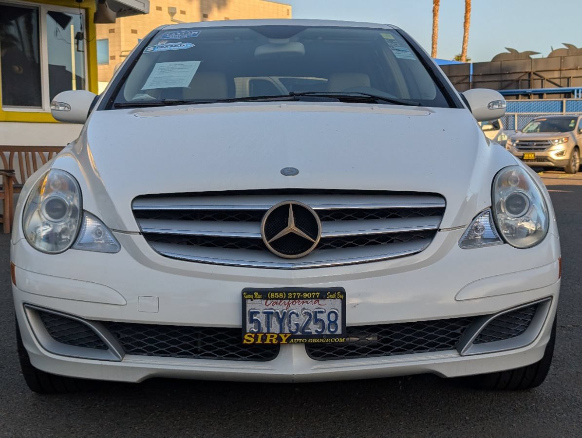 Used 2006 Mercedes-Benz R 350 4MATIC w/ Trim Pkg image 5