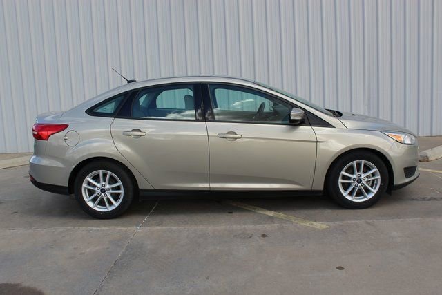 Used 2016 Ford Focus SE image 3