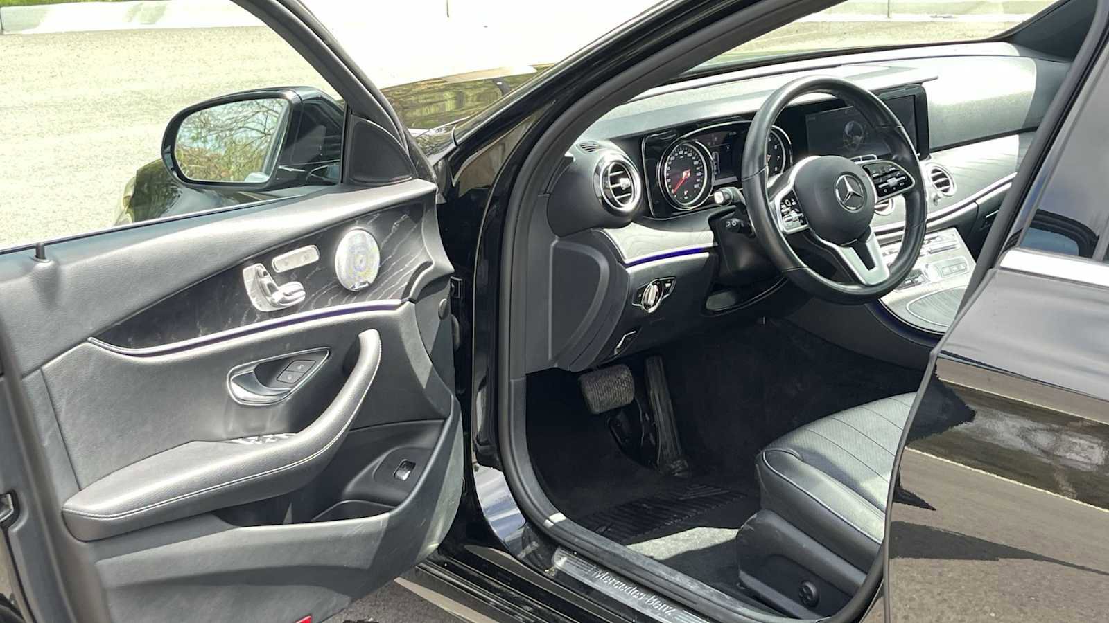 Certified 2019 Mercedes-Benz E 300 4MATIC image 15