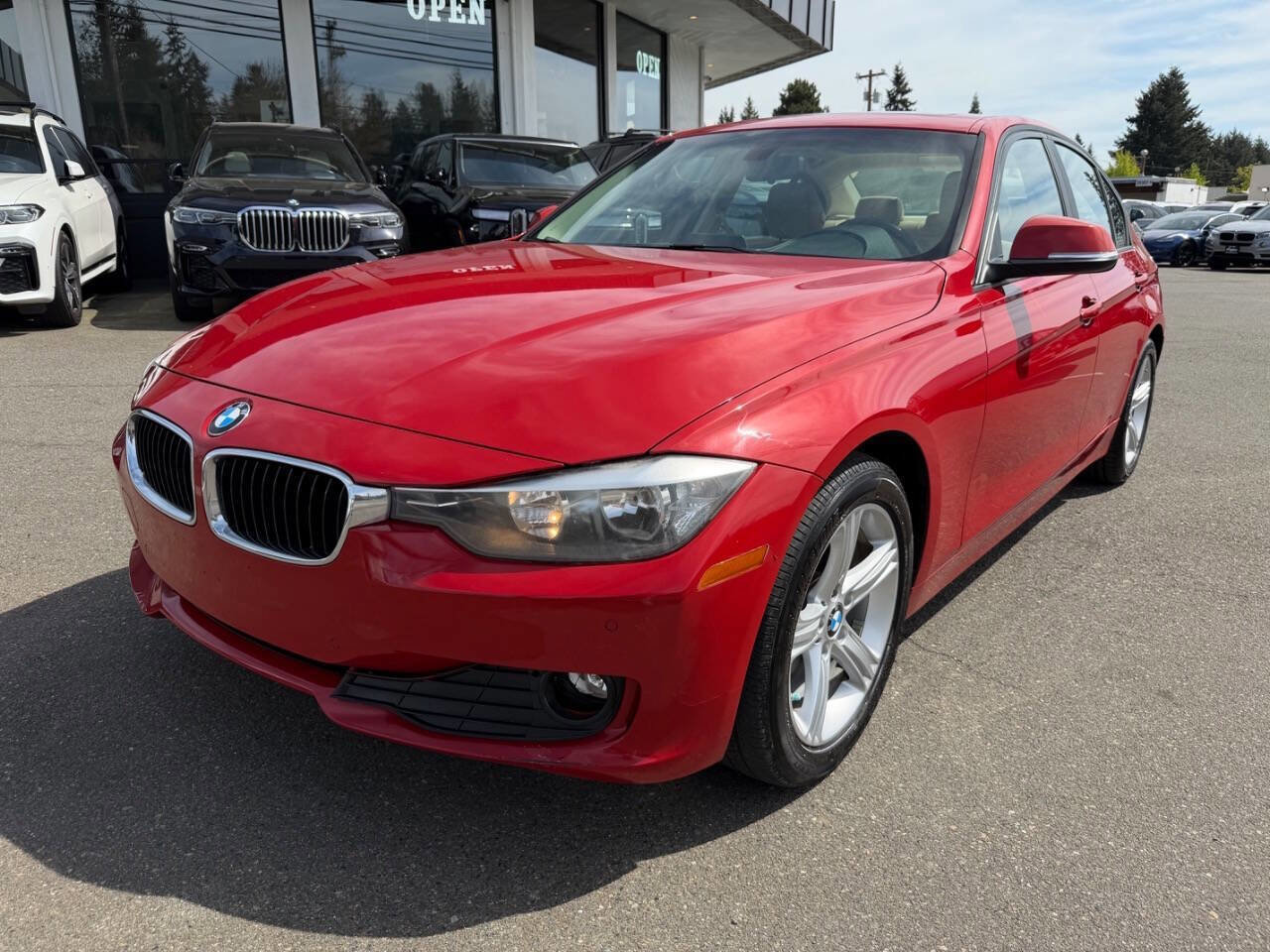 Used 2014 BMW 320i Sedan RWD image 1