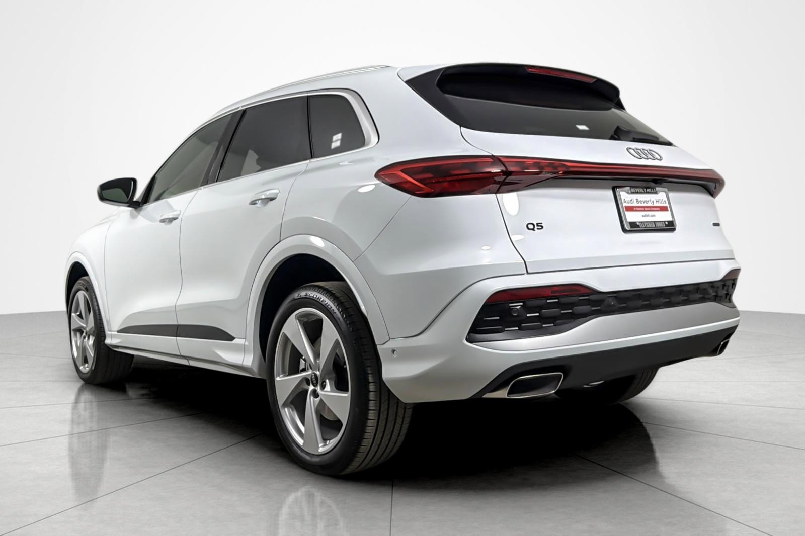 Used 2025 Audi Q5 Premium Plus w/ Premium Plus image 3