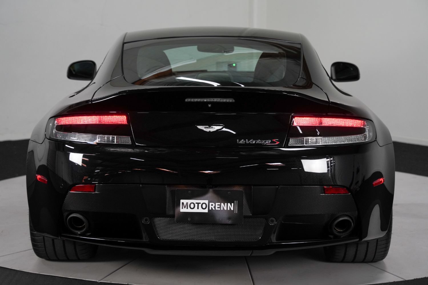 Used 2017 Aston Martin V12 Vantage S RWD image 7