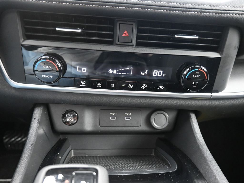 Used 2025 Nissan Rogue SV AWD/4WD image 15