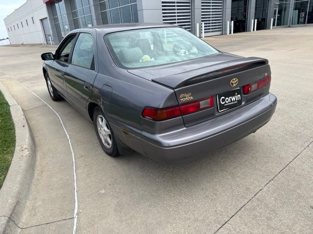 Used 1997 Toyota Camry LE w/ Leather Trim Pkg FWD image 6
