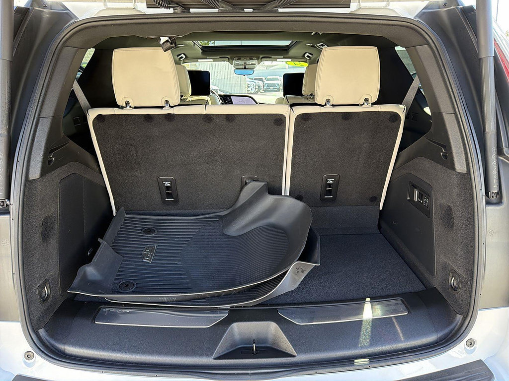 Used 2024 Cadillac Escalade Sport w/ LPO, ONYX Package AWD/4WD image 26