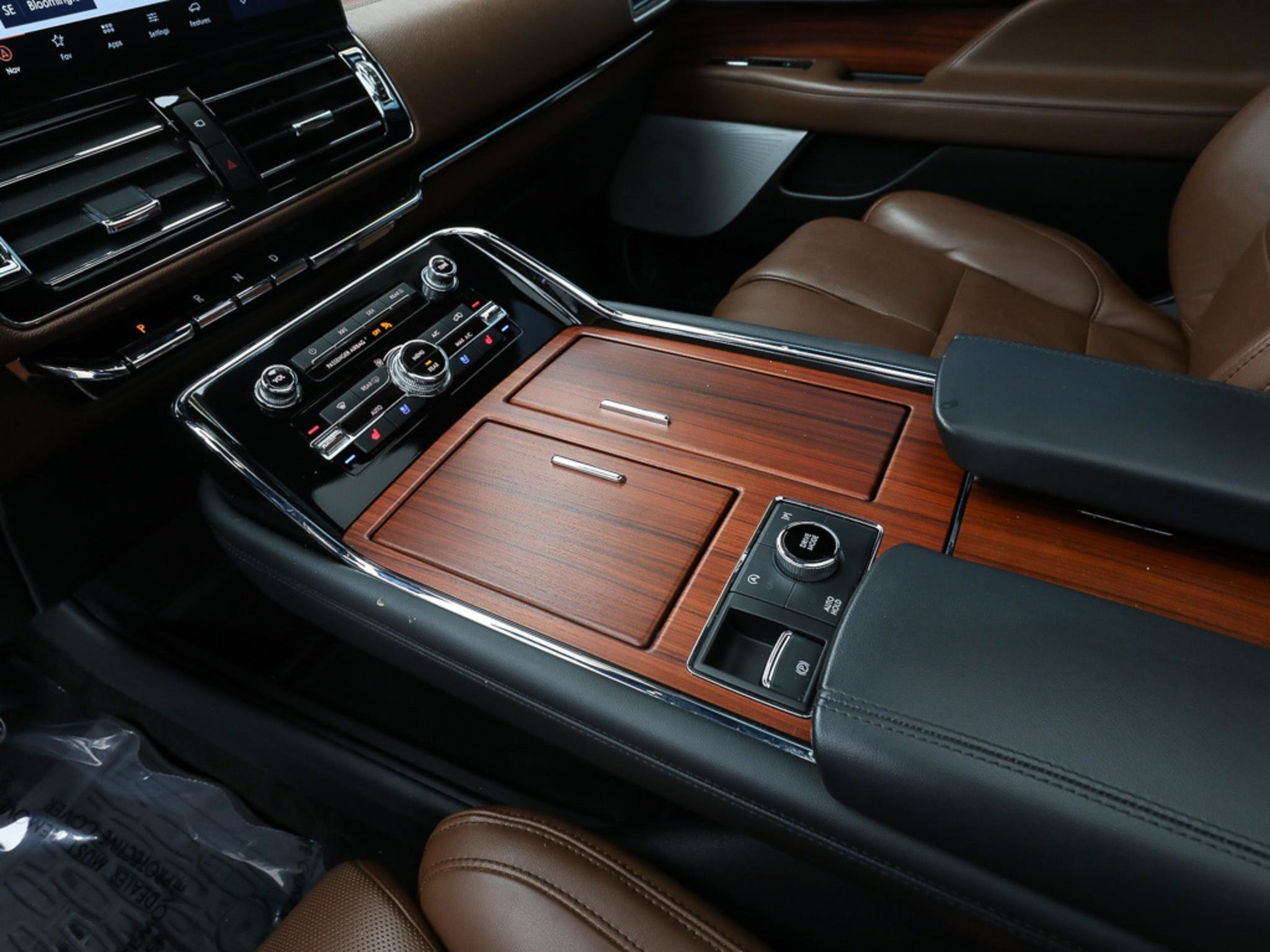 Certified 2024 Lincoln Navigator Reserve AWD/4WD image 20
