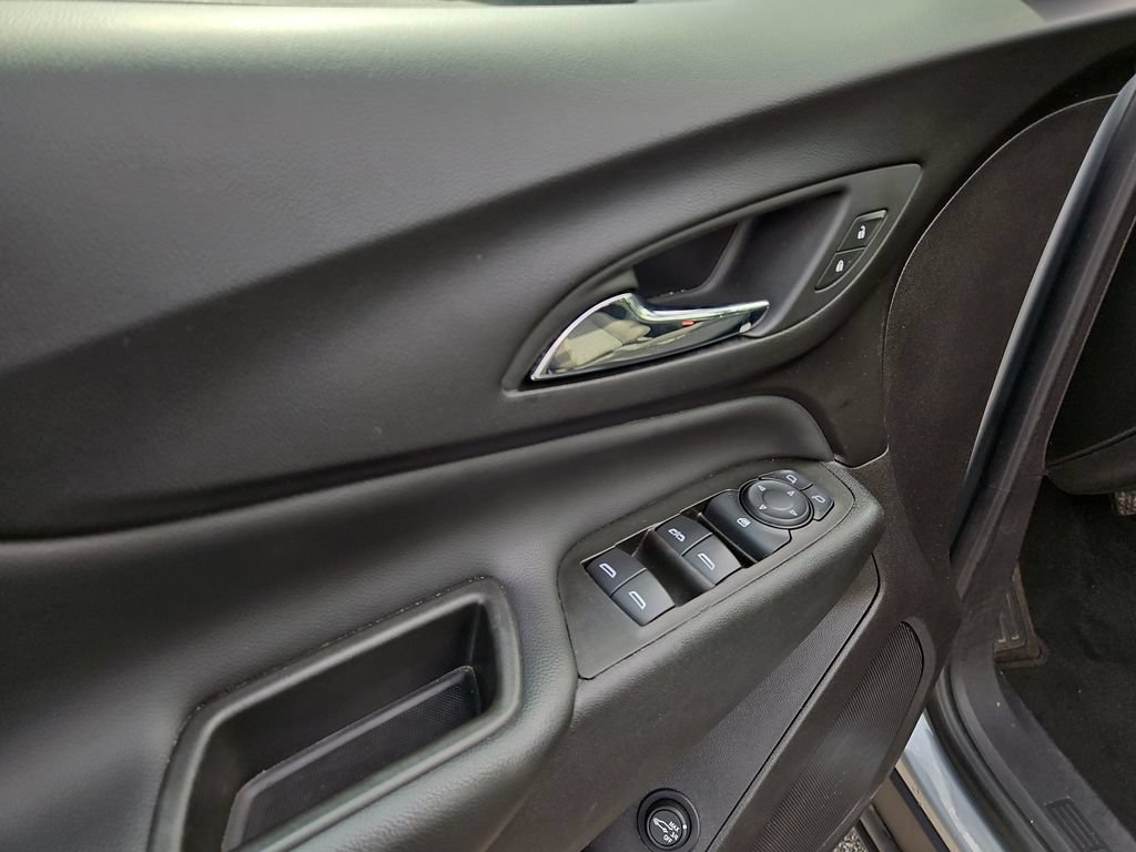 Used 2024 Chevrolet Equinox LT FWD image 25