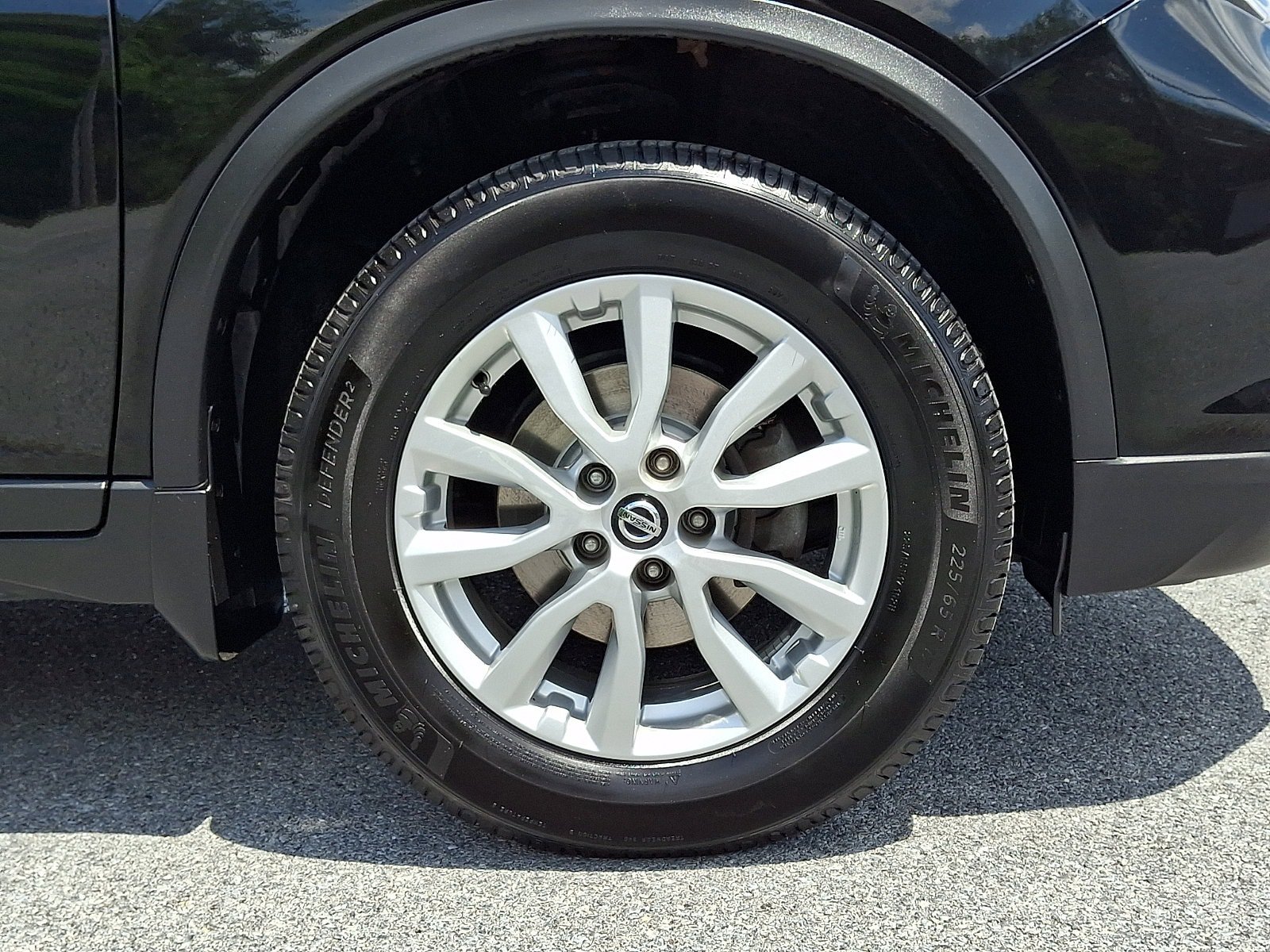 Used 2018 Nissan Rogue SV AWD/4WD image 9