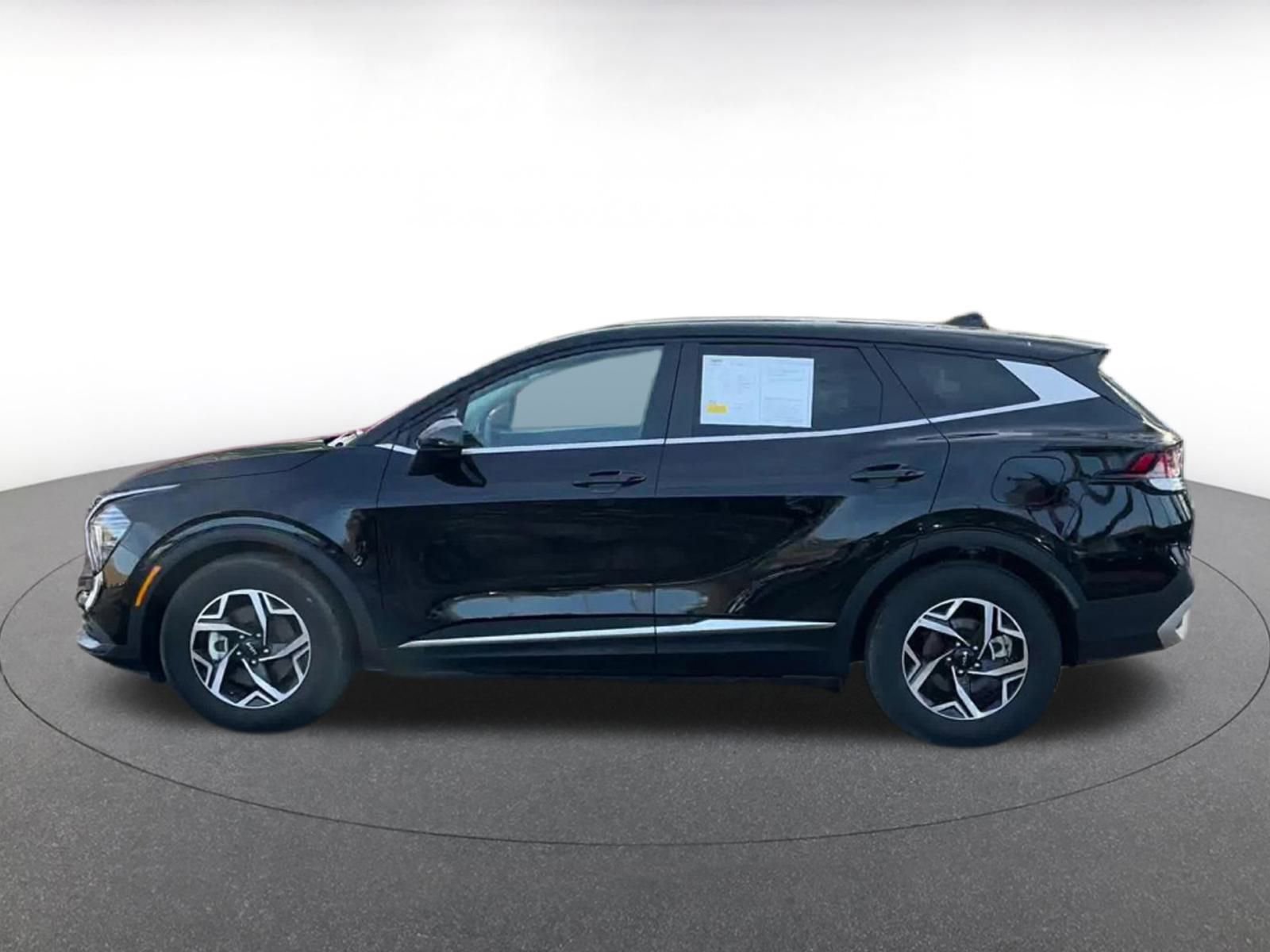 Used 2025 Kia Sportage LX image 10