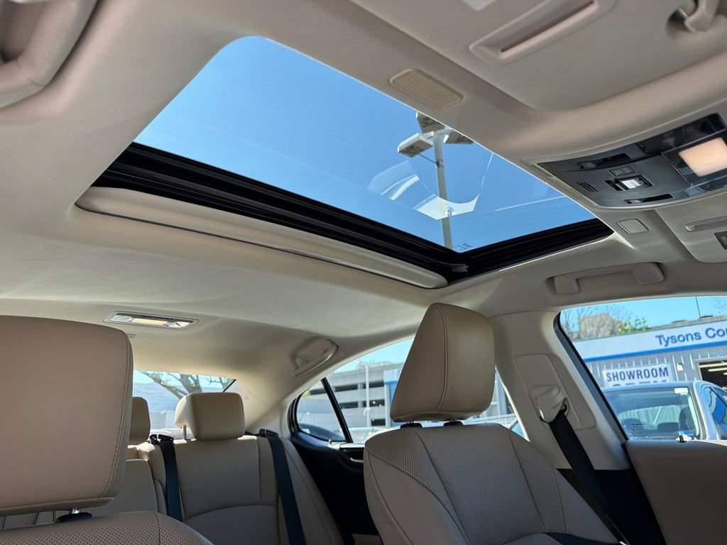 Used 2021 Lexus ES 300h w/ Premium Package image 11