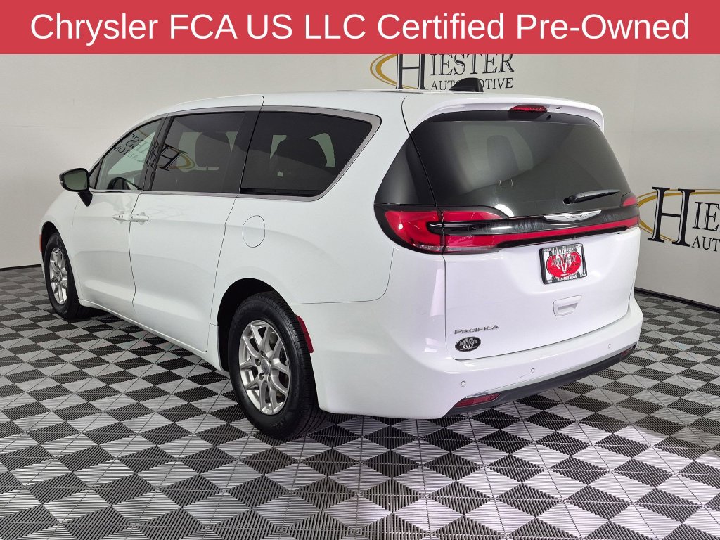 Certified 2025 Chrysler Pacifica Select FWD image 7