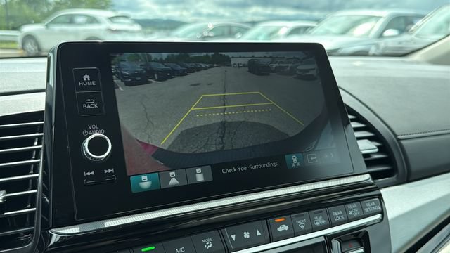 New 2026 Honda Odyssey Touring image 17