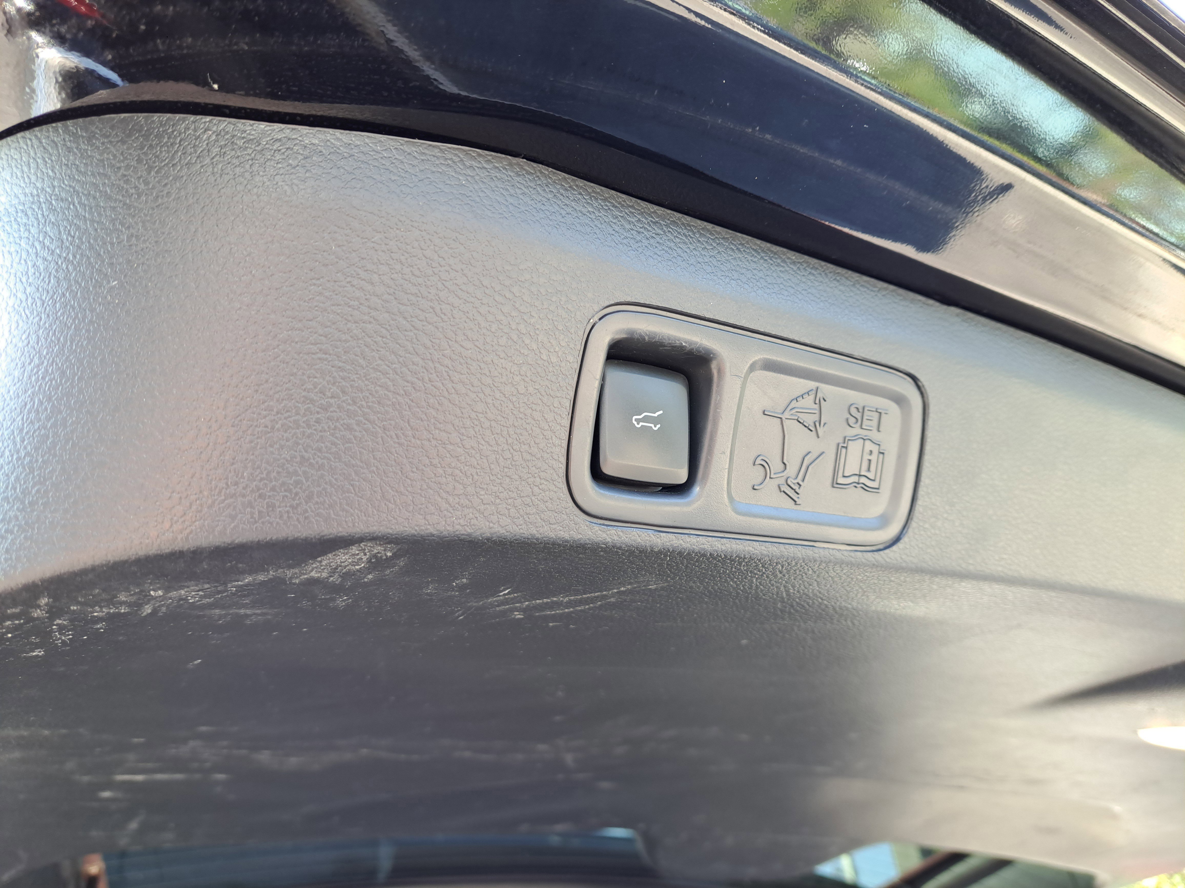 Used 2023 Ford Expedition Limited image 6