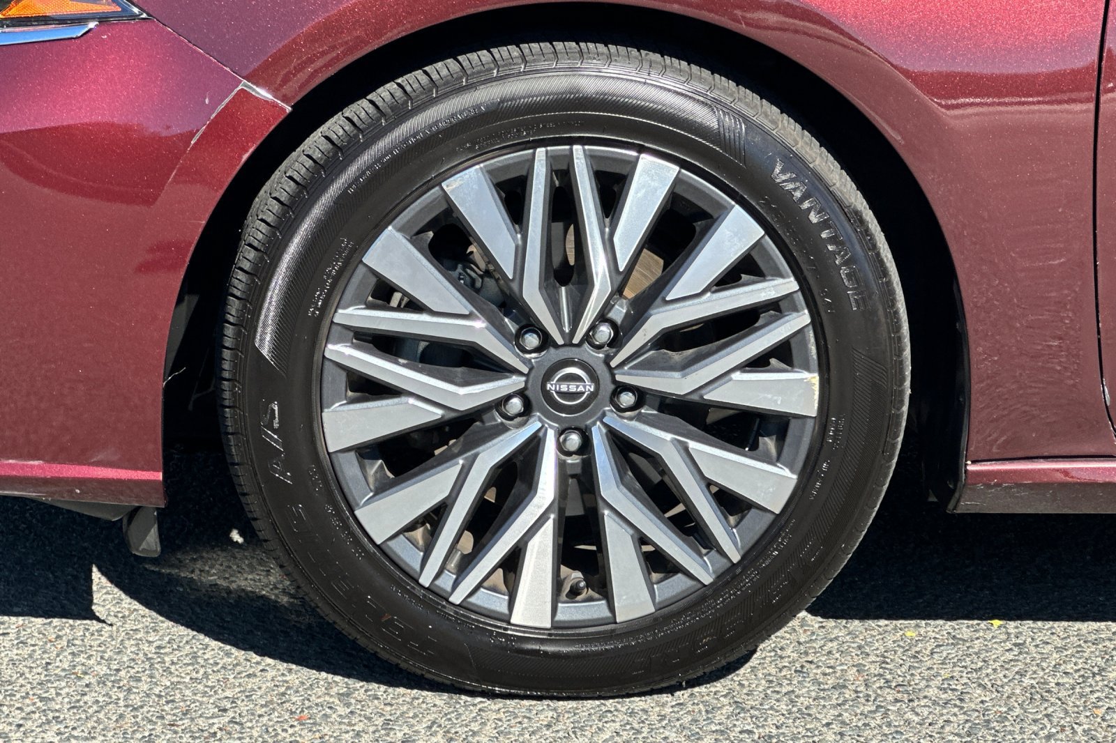 Used 2024 Nissan Altima 2.5 SV FWD image 25