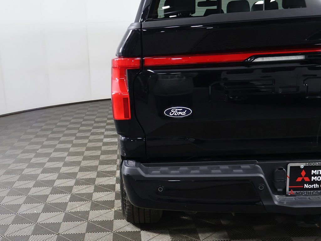Used 2025 Ford F150 Lightning Lariat image 18