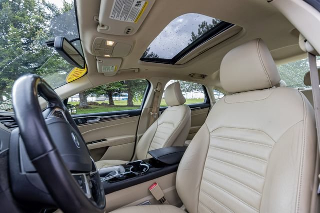 Used 2015 Ford Fusion SE w/ Equipment Group 502A FWD image 11