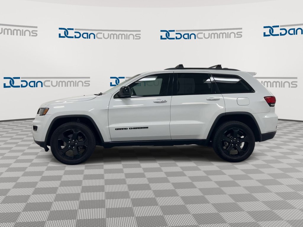 Used 2018 Jeep Grand Cherokee Laredo AWD/4WD image 5