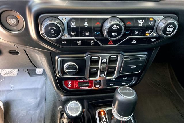 Used 2023 Jeep Gladiator Rubicon w/ Cold Weather Group AWD/4WD image 30