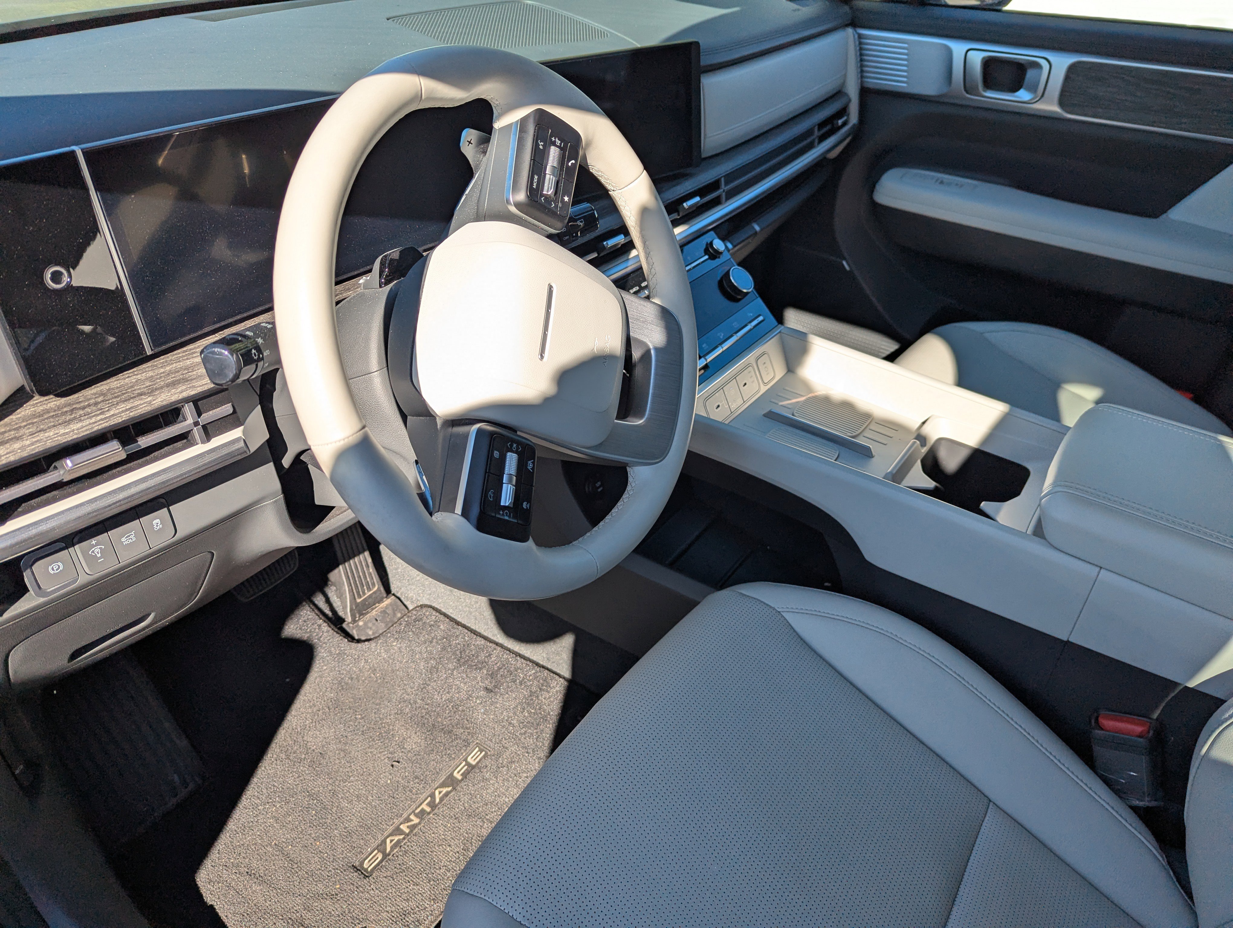 Used 2024 Hyundai Santa Fe Limited image 9