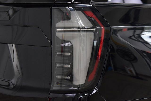 New 2026 Chevrolet Suburban Premier image 18