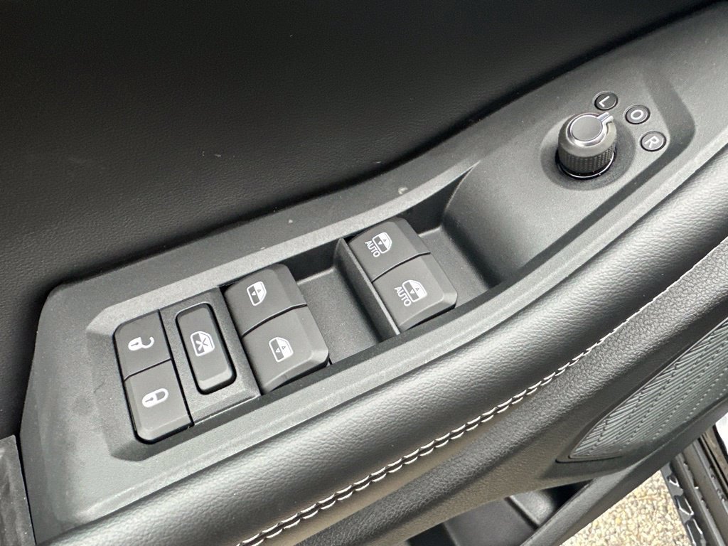 New 2027 Jeep Grand Cherokee Laredo X AWD/4WD image 11