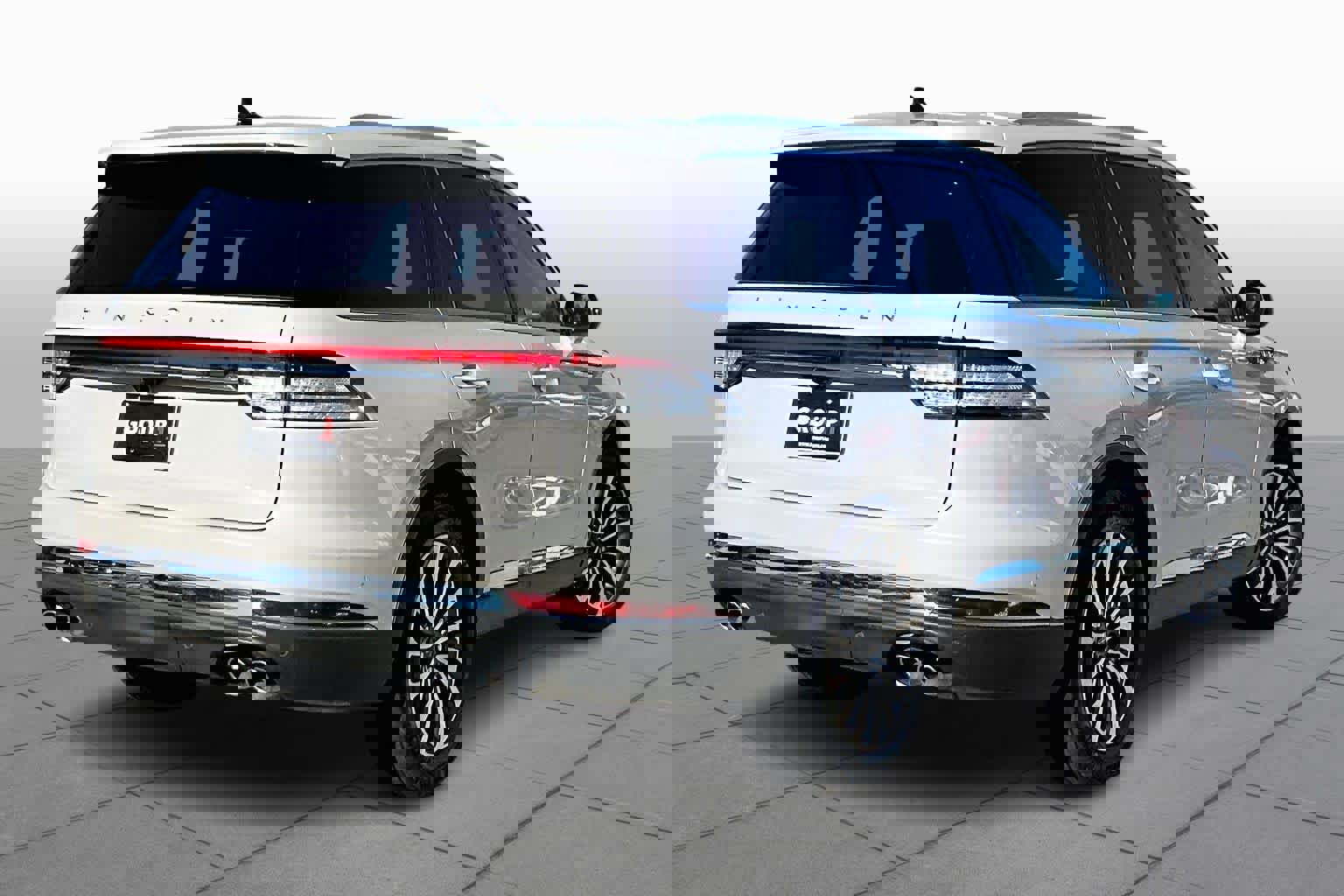 Used 2022 Lincoln Aviator Reserve w/ Elements Package Plus image 12