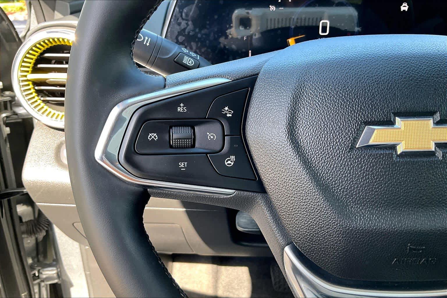 Certified 2024 Chevrolet Trax LT w/ Driver Confidence Package FWD image 19