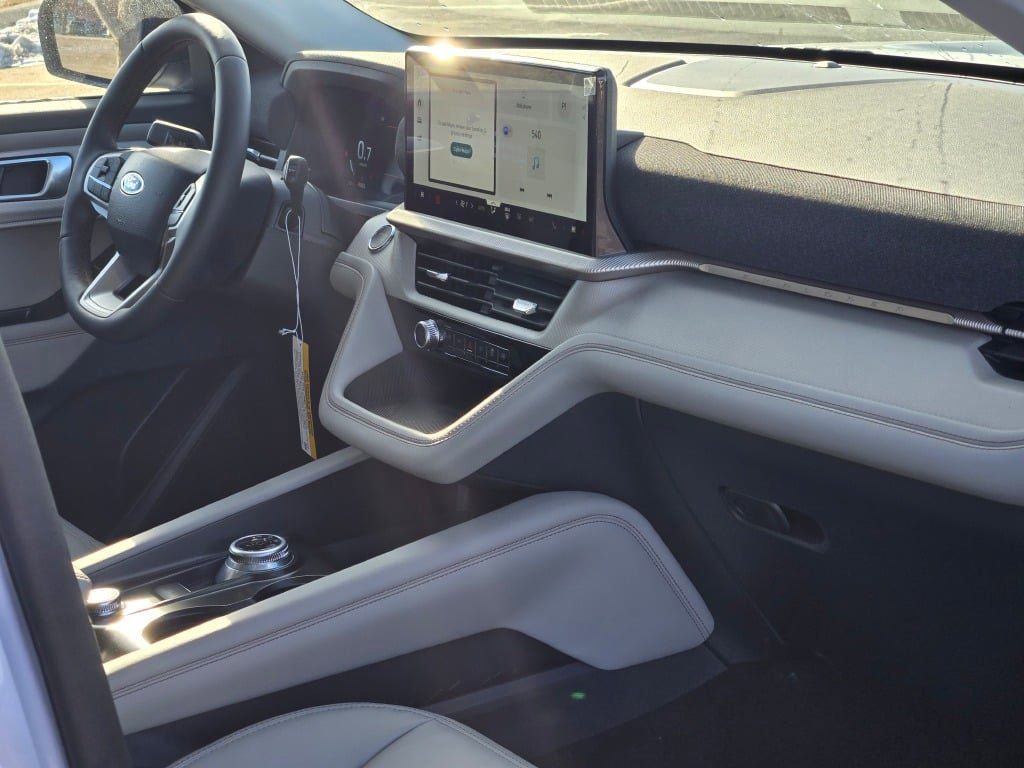 New 2026 Ford Explorer Active w/ Active Comfort Package image 5