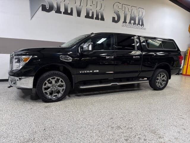 Used 2018 Nissan Titan SL w/ Chrome Package AWD/4WD image 4