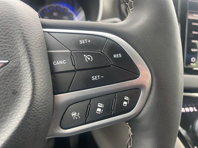 Used 2024 Chrysler Pacifica Touring-L image 22