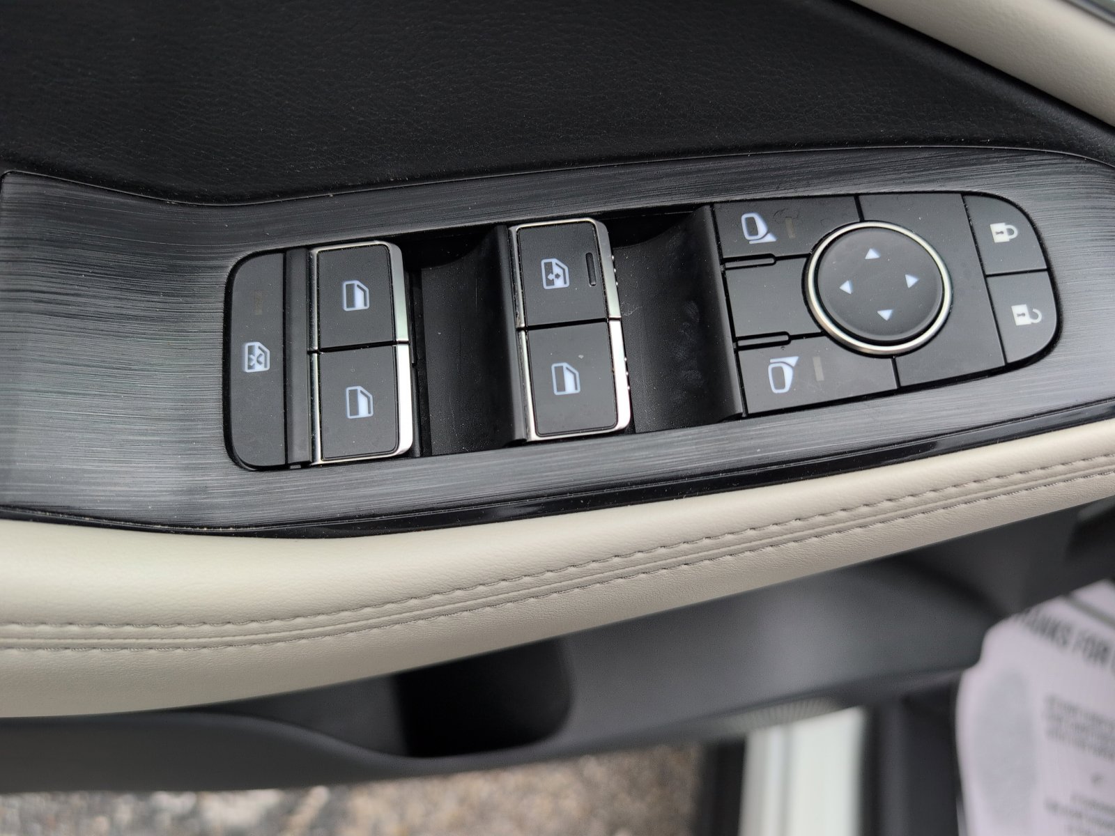 Used 2021 Nissan Rogue SL w/ Premium Package image 16