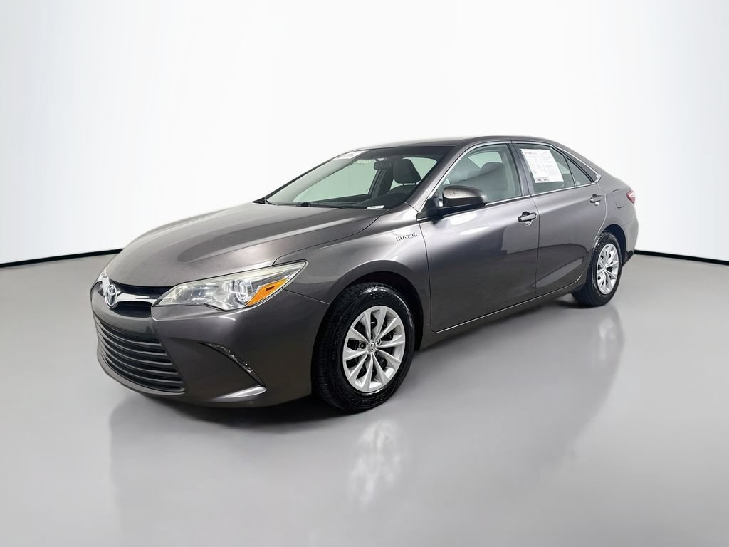 Certified 2017 Toyota Camry LE FWD image 3