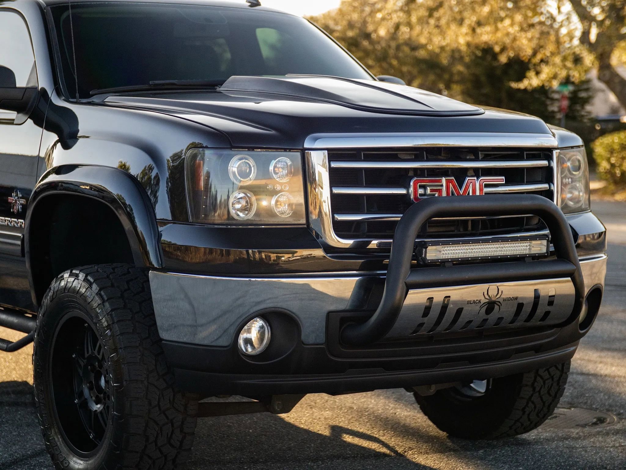 Used 2013 GMC Sierra 1500 SLE w/ Power Tech Package image 2
