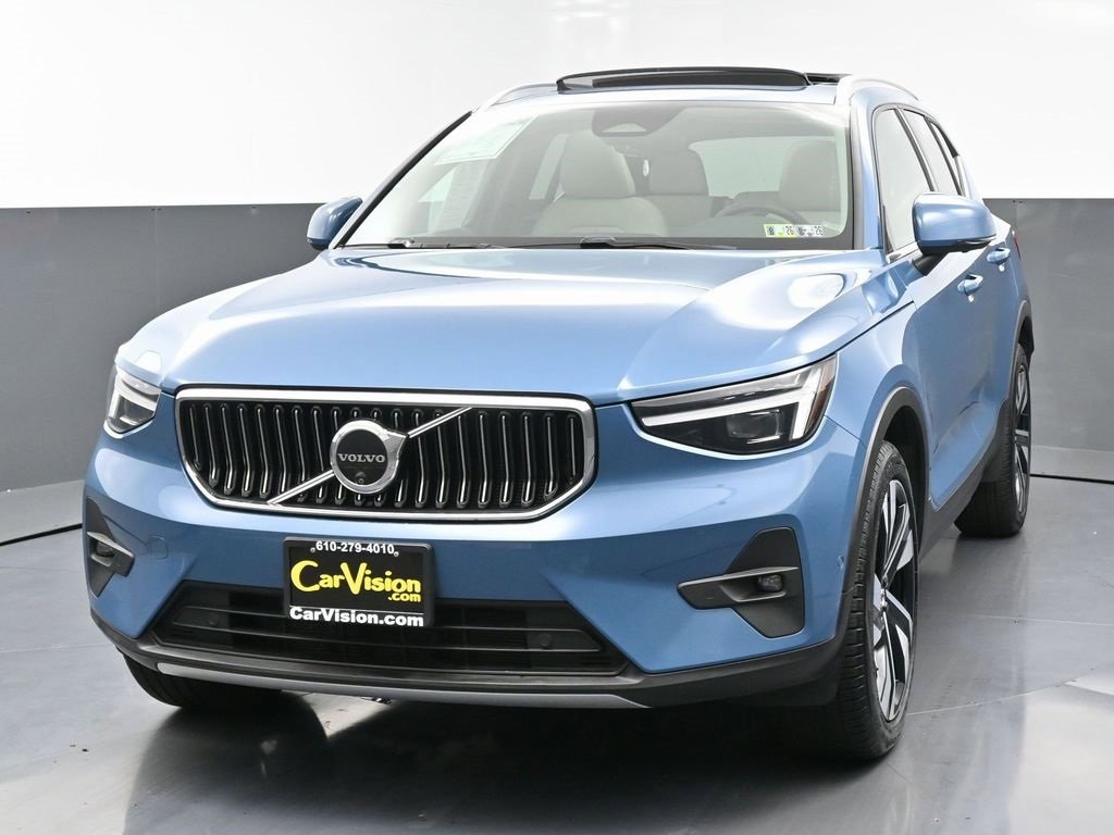 Used 2024 Volvo XC40 B5 Ultimate w/ Protection Package image 5